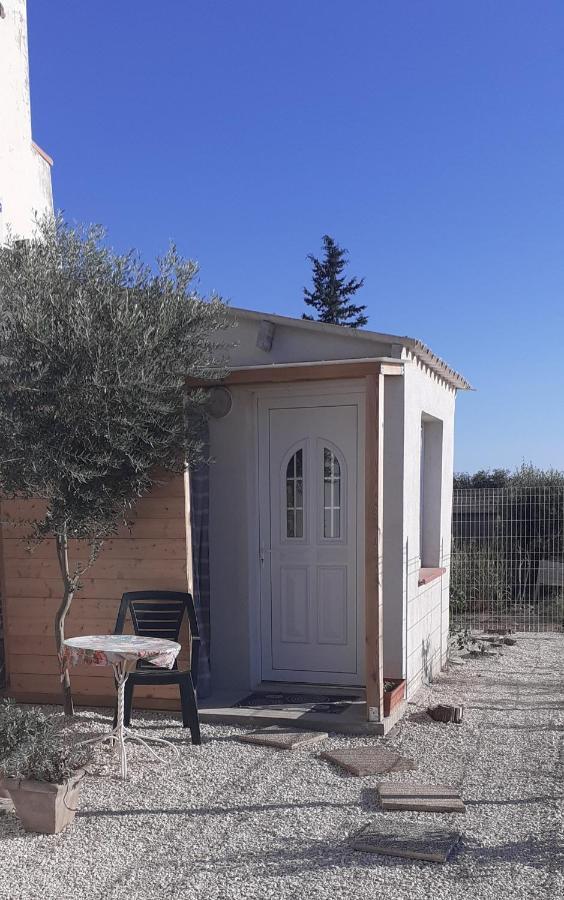 Mas Vincent Daire La Fare-les-Oliviers Dış mekan fotoğraf